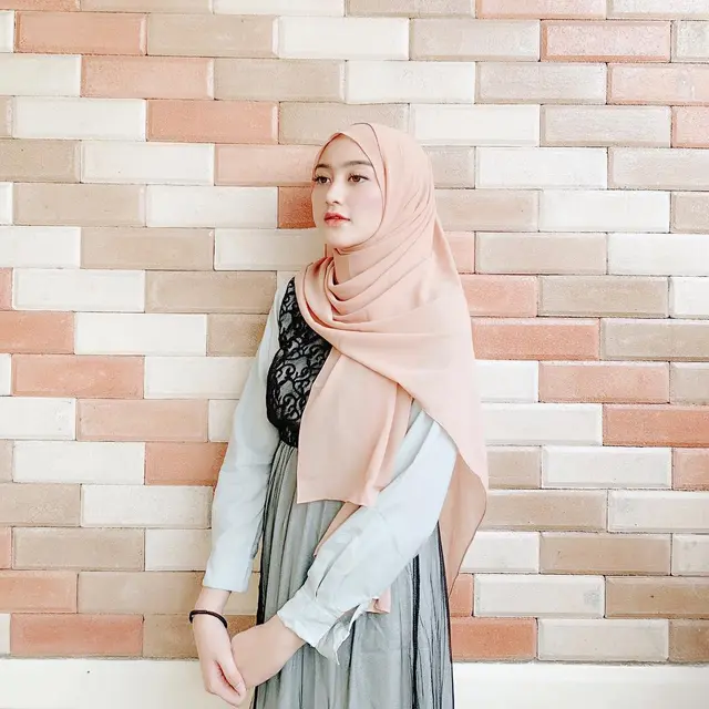 6 Potret Salshabilla Adriani Tampil Berhijab Ini Curi Perhatian Netizen