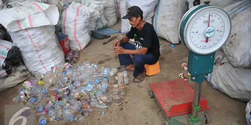 20160319-Limbah-Botol-Plastik-Bekasi-GMS