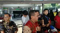 Sekretaris Jenderal PDIP Hasto Kristiyanto saat menjenguk Wiranto di RSPAD, Senin (14/10/2019). (Liputan6.com/Putu Merta Surya Putra)