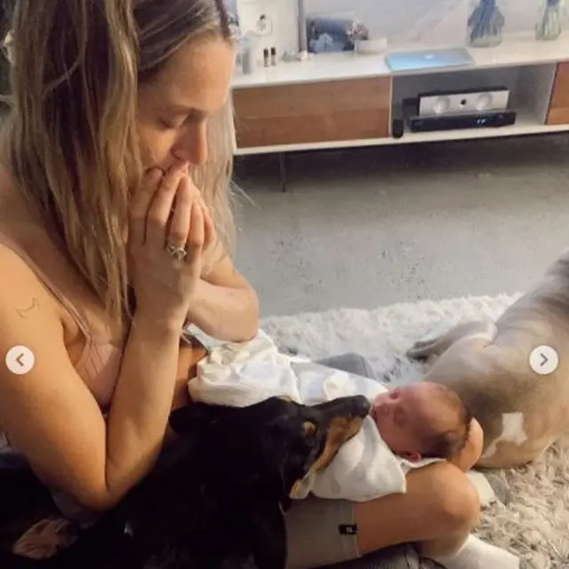 Cerita Model Australia Lahirkan Bayi dari Suaminya yang Sudah Meninggal