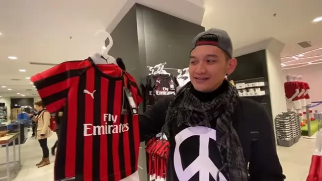 7 Momen Seru Citra Kirana dan Rezky Aditya di Milan, Beli Baju Bayi