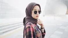 Gaya Fashion Hijab Gita Savitri Devi, Simple dan Modis