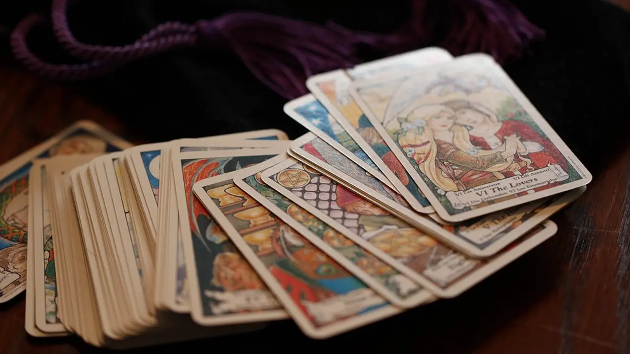 [Bintang] Tarot Hari Ini: 4 of Wands, 4 of Swords, the Stars