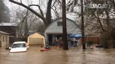 Cuaca yang buruk sejak Oktober 2016 dan meluapnya sungai Sacramento jadi penyebab bencana ini. 