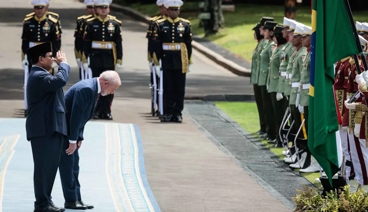 Menurut laporan Sekretariat Presiden, kunjungan kenegaraan Presiden Lula da Silva ke Indonesia kali ini merupakan balasan atas lawatan Presiden Prabowo Subianto ke Brasil pada Juli lalu. (Yasuyoshi CHIBA/AFP)