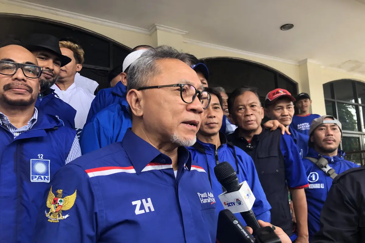 Ketua Umum Partai Amanat Nasional (PAN) Zulkifli Hasan (Zulhas) usai menghadiri konsolidasi calon anggota legislatif (Caleg) PAN di Tanah Abang, Jakarta Pusat, pada Senin (15/1/2024)