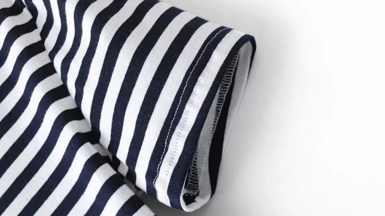 8 Style Kece dengan Baju Striped, Coba Deh!