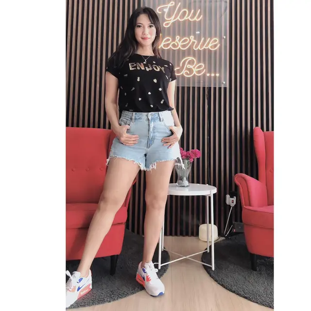 Dipuji Bak ABG, Ini 7 Potret Terbaru Kinaryosih yang Sudah Kepala Empat