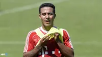 Ayah Thiago Beberkan Alasan Batal Pindah ke MU