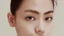 Fenomena ini membuktikan betapa kuatnya pengaruh visual di dunia hiburan Korea, terutama ketika melibatkan wajah-wajah yang ikonik seperti V dan Jungkook. Kehadiran Hwang Ji Min tak hanya menambah warna baru dalam dunia hiburan, tetapi juga meningkatkan rasa penasaran publik terhadap sosok istri Oh Hyuk tersebut. (Liputan6.com/theqoo/Koreaboo)