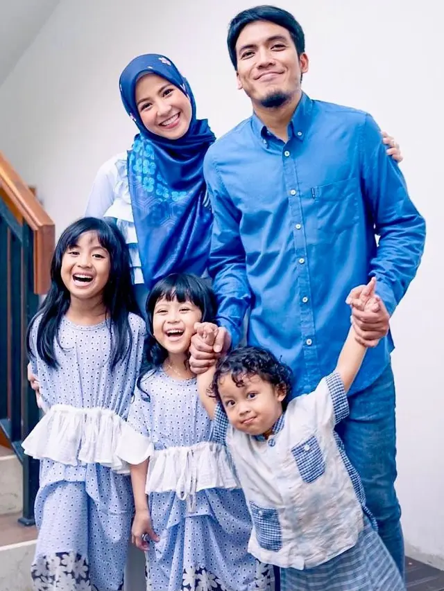 Momen lebaran Desta dan Natasha Rizky. (Foto: Instagram/desta80s)