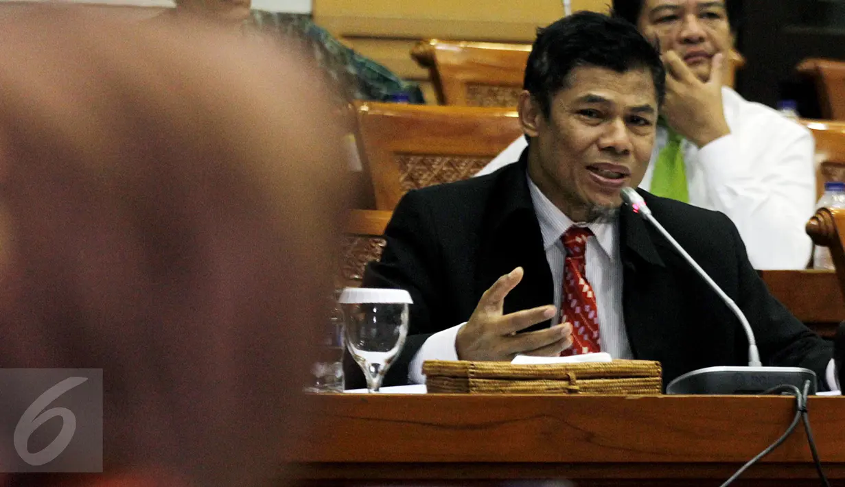 Kepala PPATK Muhammad Yusuf mengikuti Rapat Dengar Pendapat (RDP) dengan Komisi III DPR, Jakarta, Kamis (11/2). RDP tersebut meminta pendapat penjelasan terkait dengan legislasi dan pengawasan. (Liputan6.com/Johan Tallo)