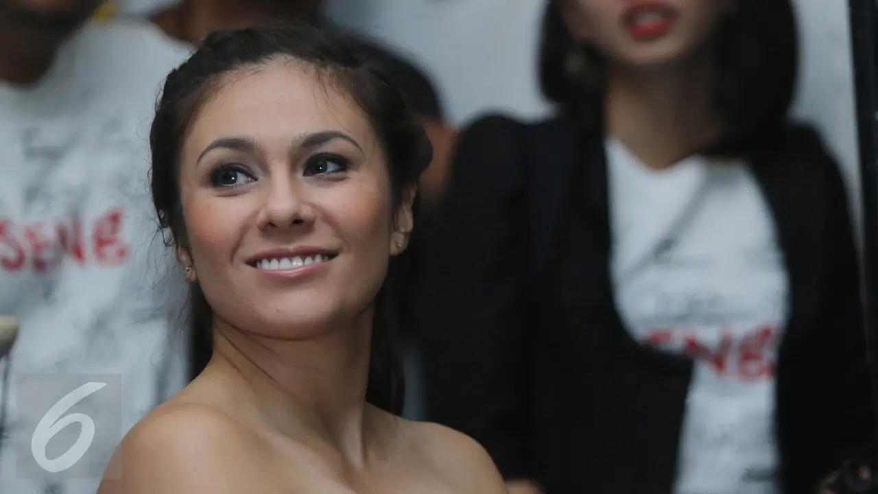 Wulan Guritno 