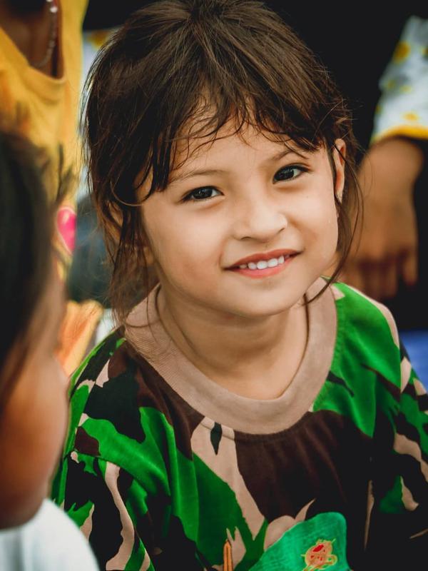 Menyimak kisah Jihan, seorang bocah cantik berusia tiga tahun korban gempa dan tsunami Palu yang tengah jadi sorotan. (dok. Instagram @its.bayuandrein/https://www.instagram.com/p/Bo8utbnBhw0/?taken-by=its.bayuandrein/Putu Elmira)