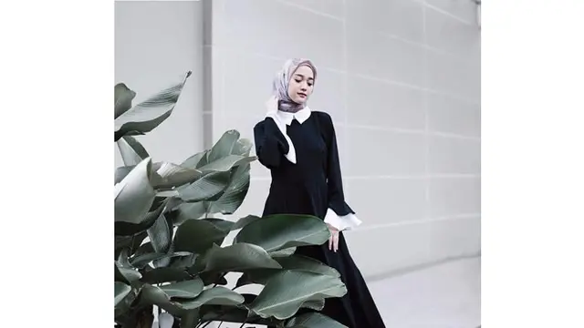6 Potret Esta Pramanita Tampil Berhijab, Pemeran Marwa 'Dia Bukan Manusia'