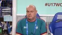 Pelatih kepala Persib Bandung, Bojan Hodak jelang dimulainya laga leg kedua semifinal Championship Series BRI Liga 1 2023/2024 menghadapi Bali United di Stadion Si Jalak Harupat, Soreang, Kabupaten Bandung, Sabtu (18/5/2024). (Bola.com/Abdul Aziz)