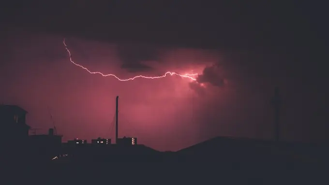 Psychological First Aid bantu korban bencana mengurangi dampak trauma/unsplash Andrea