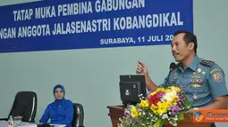 Citizen6, Surabaya: Dankobangdikal menggelar tatap muka dengan pengurus dan anggota Jalasenastri Kobangdikal di Aula Bhineka Wirya, Pusat Pendidikan Bantuan Administrasi, Bumimoro,  Rabu (11/7). (Pengirim: Penkobangdikal).