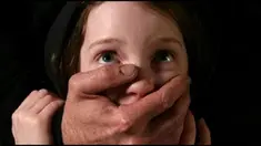 Tak hanya melakukan penyiksaan, tak jarang orang tua juga melakukan pelecehan seksual terhadap anak.