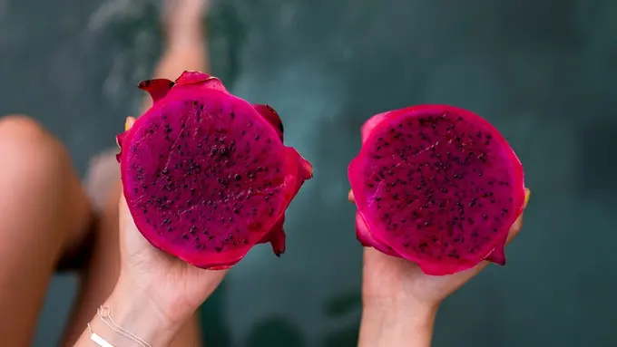 Membuat Jus Buah Naga