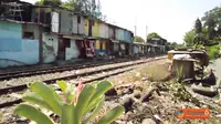 Nasib Warga yang Tinggal di Jalur Kereta Api