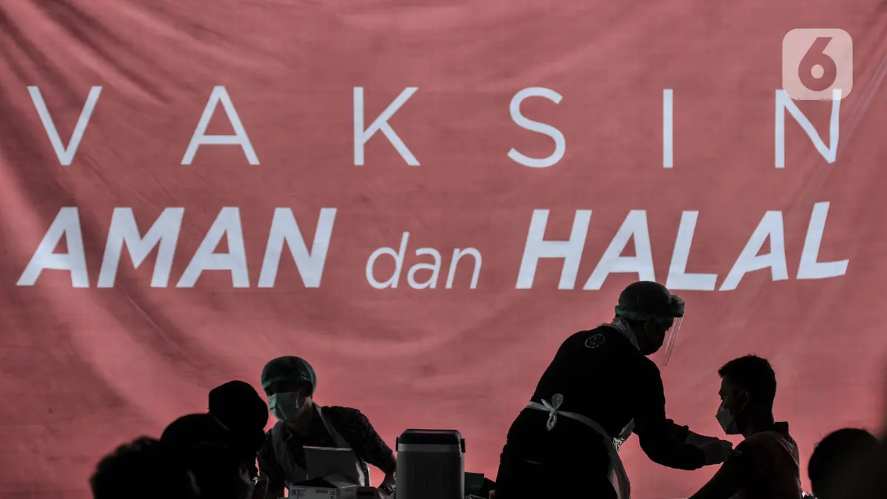 Vaksinasi Massal di Pelabuhan Sunda Kelapa Membeludak