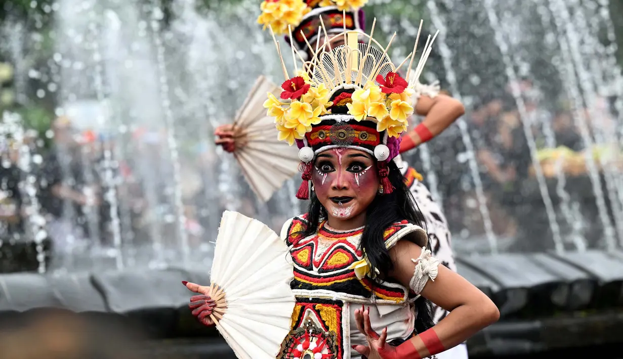 Peringatan Hari Raya Nyepi juga sangat lekat dengan keberadaan ogoh-ogoh. (SONNY TUMBELAKA/AFP)