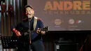 Saat jumpa pers di Hard Rock Cafe, Jakarta, Rabu (30/9/2015), Andre mengaku terdapat satu lagu ciptaan anaknya yang ikut terangkum di album barunya tersebut. (Galih W. Satria/Bintang.com)
