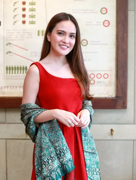 Hal itu juga diakui oleh Shandy Aulia. Pemeran Tita dalam film Eiffel I'm in Love itu mengakui bahwa dirinya keras kepala dan suka mengambil keputusan sendiri. (Adrian Putra/Bintang.com)