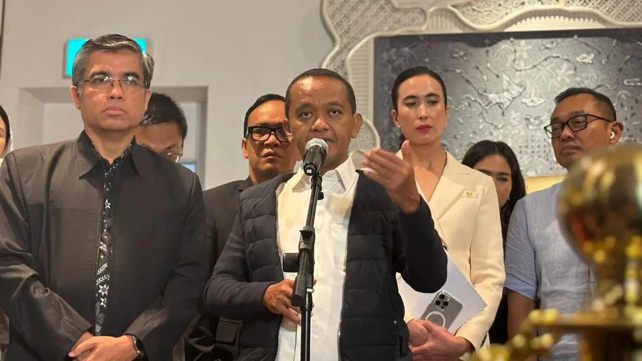 Menteri Energi dan Sumber Daya Mineral (ESDM) Bahlil Lahadalia menargetkan penyelesaian regulasi terkait skema subsidi BBM dalam dua pekan