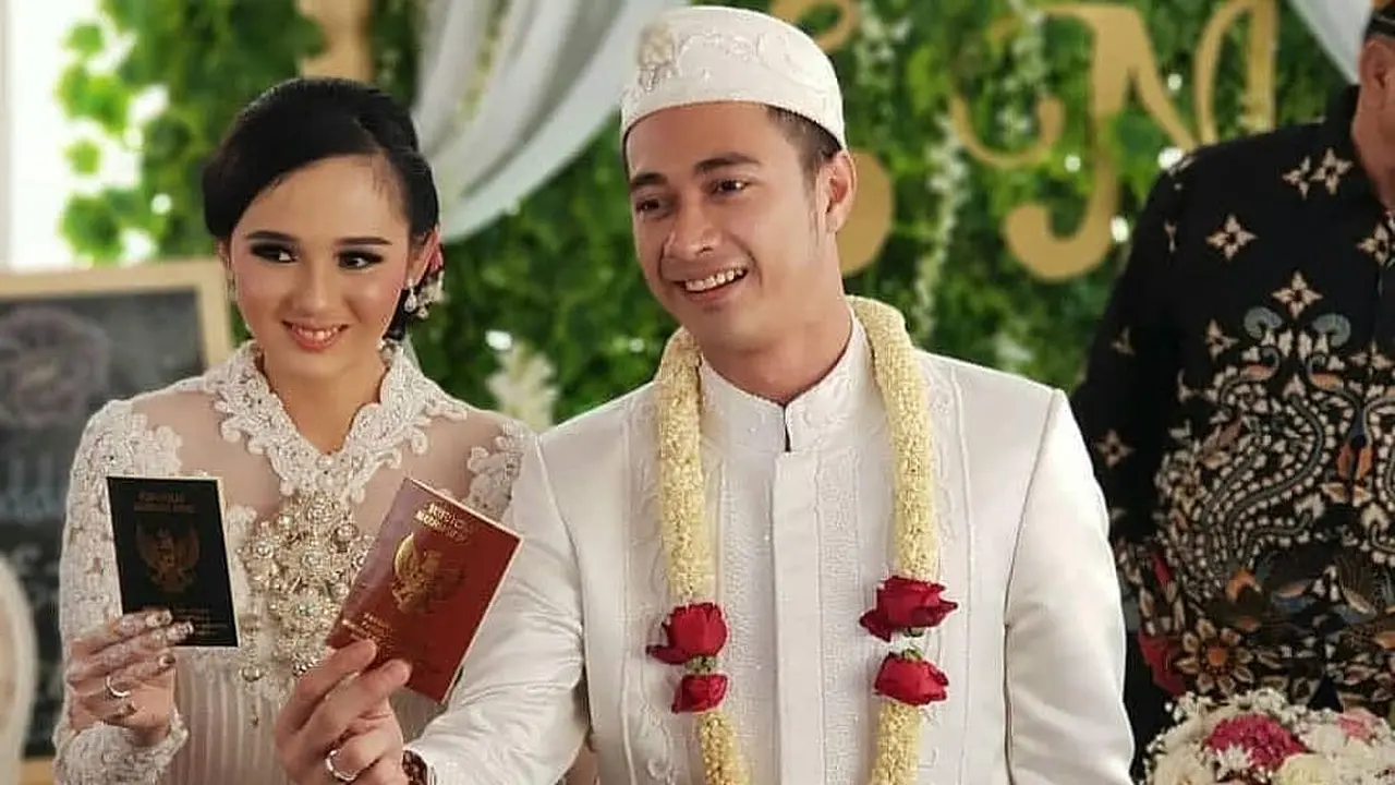 [Bintang] 5 Potret Kebahagiaan Pernikahan Eza Gionino dan Meiza Aulia