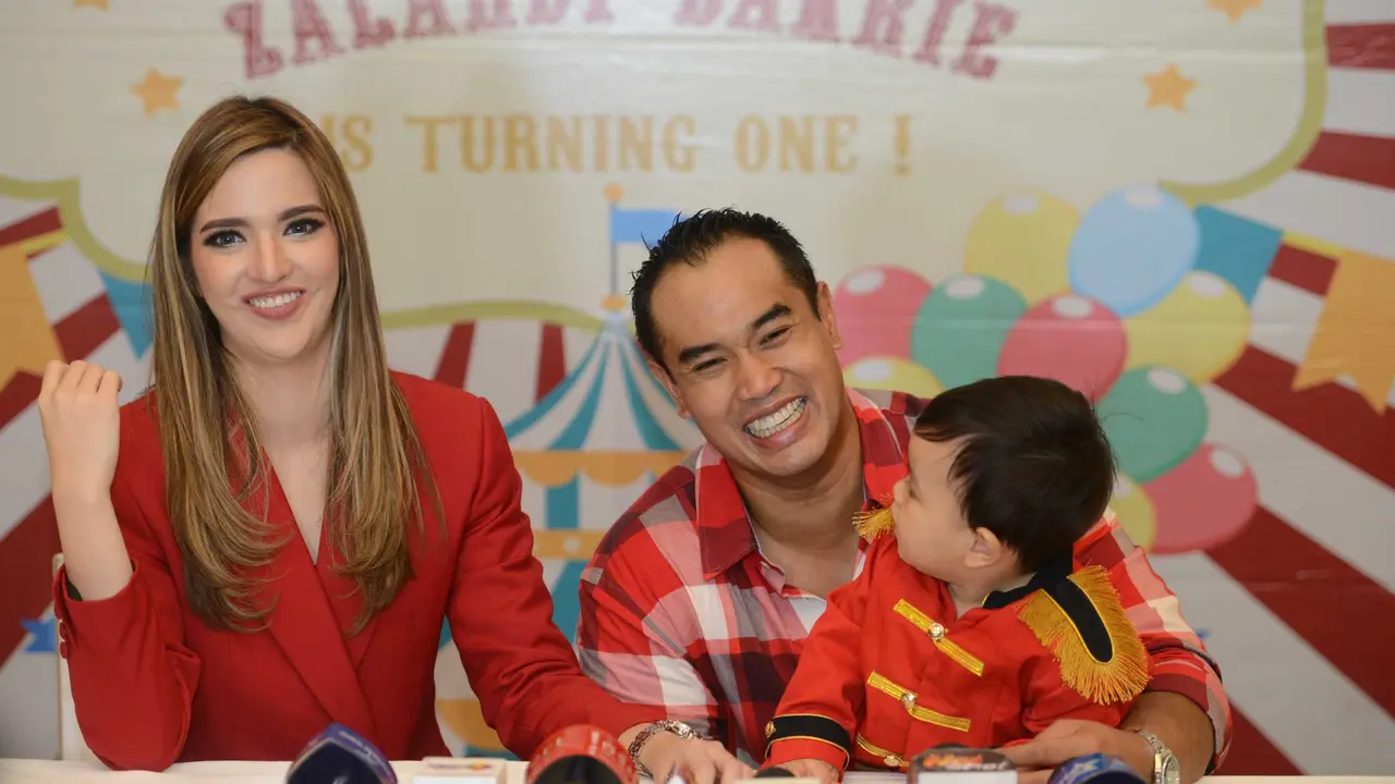 Nia Ramadhani tetap selalu tampil cantik
