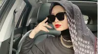 Pemilik Brand Fesyen Muslim Hartini Chairudin Meninggal Dunia di Usia 31 Tahun. (dok.Instagram @tiniew/https://www.instagram.com/p/CMJzofJJejy/Henry)