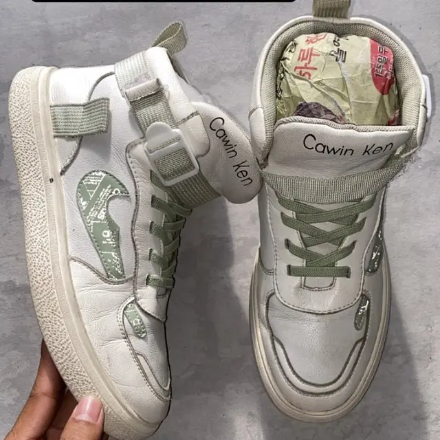 Calvin Klein KW (Foto: Twitter @tahananayang)
