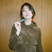 Ide outfit ala Bae Suzy (Instagram/@skuukzky)