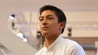 Rio Haryanto harus bersaing dengan lima pebalap lainnya dalam memperebutkan kursi Manor Racing dan Sauber. Manor Racing dan Sauber menjadi tim F1 yang belum mengumumkan susunan pebalap untuk musim 2017. (Bola.com/Arief Bagus)