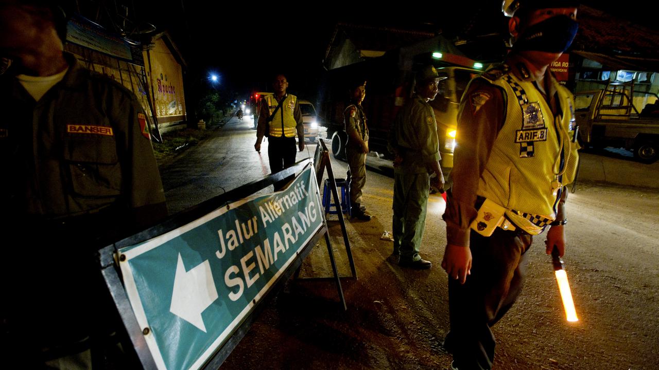 Imbas Jembatan Comal, Jalur Alternatif Macet