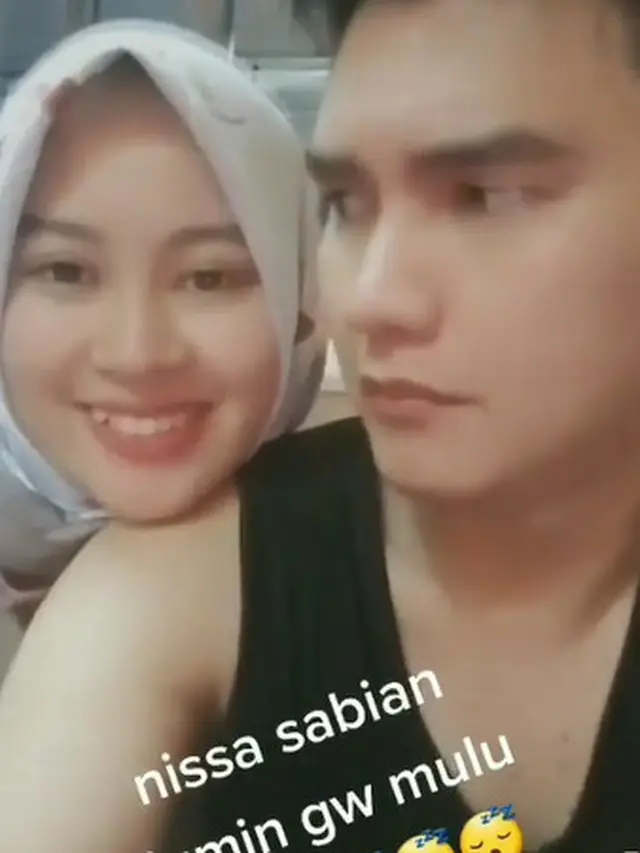 6 Potret Romantis Aldi Taher dan Sang Istri yang Kini Tengah Hamil