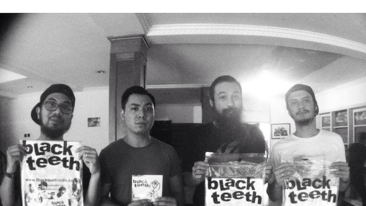 Black Teeth Usung Lirik Vulgar di Album Perdana