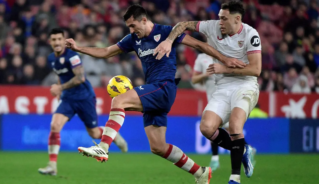 Sevilla kebobolan oleh gol Mikel Vesga pada menit ke-30 dan Aitor Paredes pada menit ke-76. (CRISTINA QUICLER/AFP)