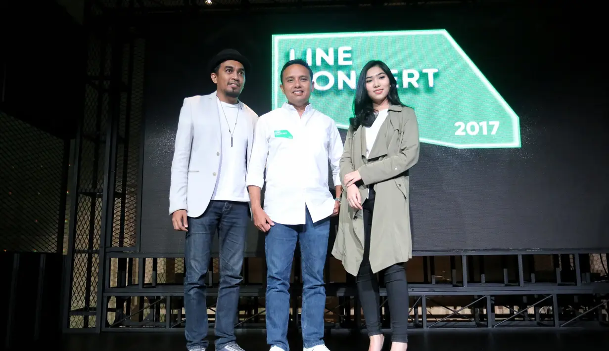 Hal yang sama juga diungkapkan oleh Isyana. Sebagai musisi  muda, ia menyambut antusias acara tersebut. Baginya, saat diatas panggung merupakan waktu yang pas untuk berbagi. (Adrian Putra/Bintang.com)