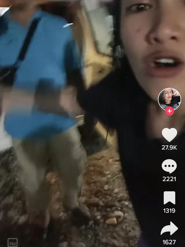 Viral seorang perempuan meneriakkan ayahnya tidak mendapatkan perawatan dokter di Puskesmas Negeri Lama, Sumatera Utara (TikTok @famarcll).