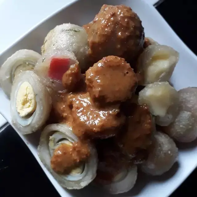 Resep cimol kukus isi telur. (dok. Cookpad @aenilwafiroh)