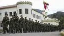 Rekrutan sukarela perempuan menghadiri program pelatihan tiga bulan di pangkalan militer di Bogota, Kolombia, Senin, 6 Maret 2023. Setelah larangan 25 tahun, tentara Kolombia sekali lagi mengizinkan wanita untuk bergabung dengan barisannya melalui dinas militer sukarela, yang merupakan persyaratan bagi pria. (AP Photo/Fernando Vergara)