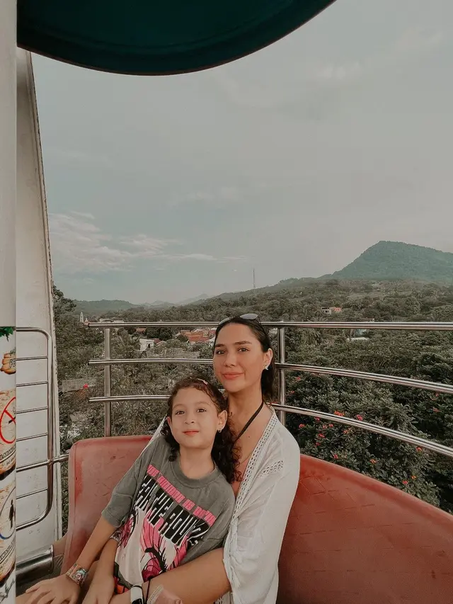 [Fimela] Raquel Katie Larkin