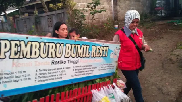 Pemburu ibu hamil di Banyuwangi. (Foto: Fitri Haryanti/Liputan6.com)