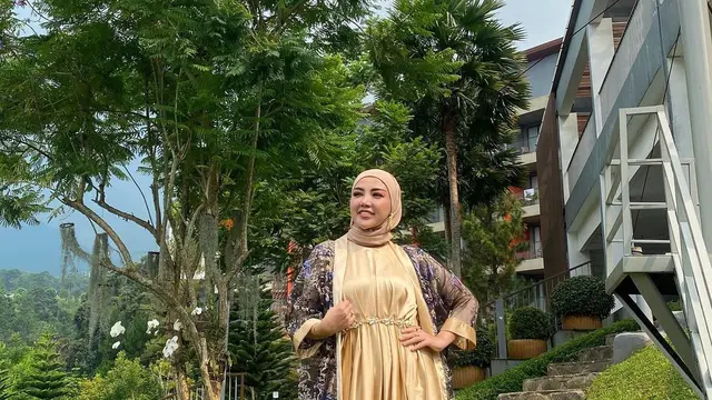 7 Potret Bella Shofie saat Pakai Gamis, Tampil Anggun dan Menawan