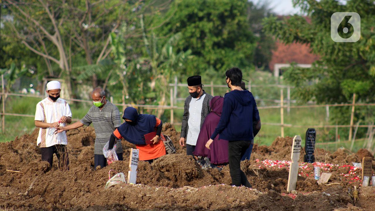 Kesunyian Pemakaman Pasien Covid-19