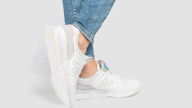 Rekomendasi Sepatu New Balance Buat Cewek Kue, Tampil Modis dan Sporty