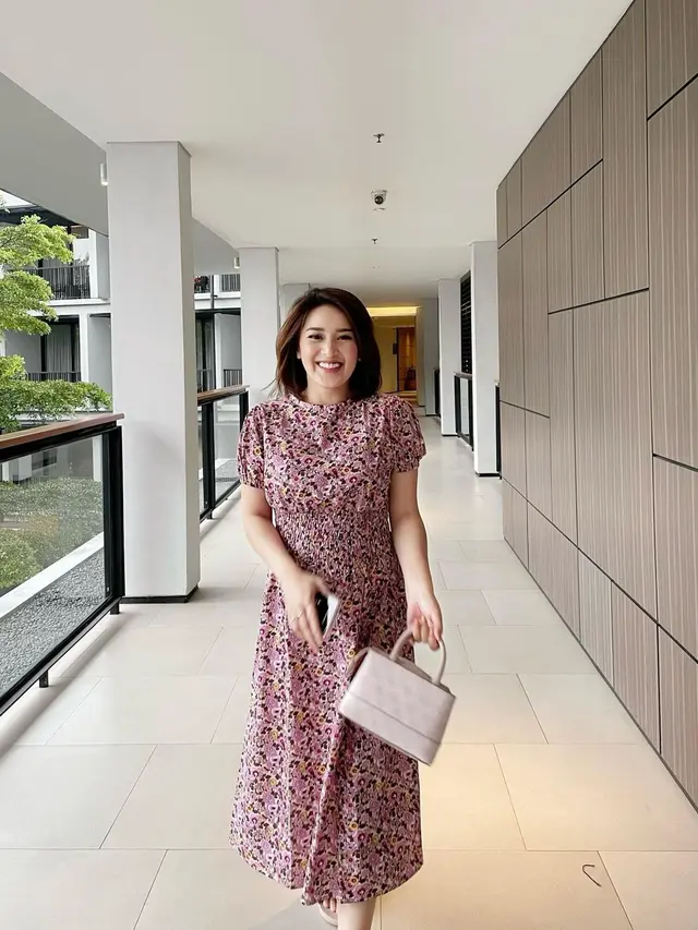 Baby bump Rosiana Dewi yang tengah hamil anak pertama (Foto: Instagram/rsn.dw)